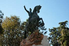 Estatua pedestre del General José de San Martin y ecuestre￼
